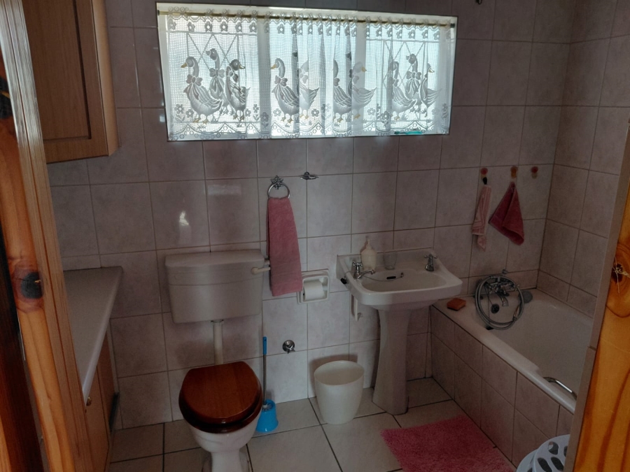 4 Bedroom Property for Sale in Fichardt Park Free State